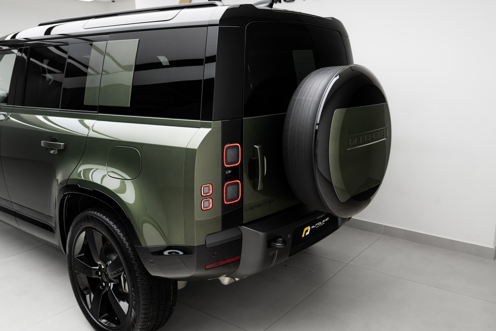 2026 LAND ROVER DEFENDER X- DAYNAMIC HSE P400E GCC UNDER WARRANTY